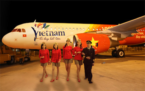 Từ 1/5 đến hết 1/6/2012, mỗi khách hàng đi 3 chuyến bay một chiều hạng “Eco” hoặc “Flexi” trên tuyến Tp.HCM – HN sẽ được tặng 1 vé bay miễn phí.