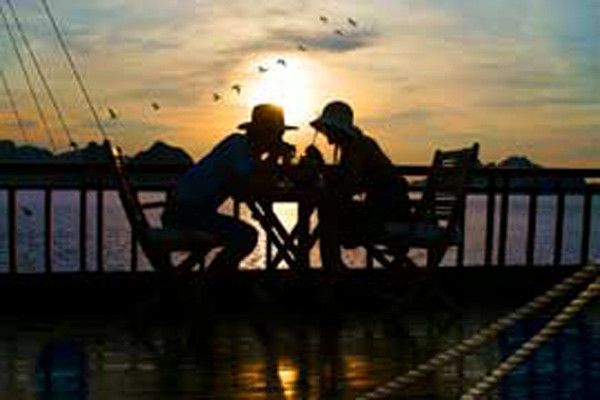 Khoảnh khắc lãng mạn và thiêng liêng nhất là vào buổi hoàng hôn, chiều xuống hay ban đêm.