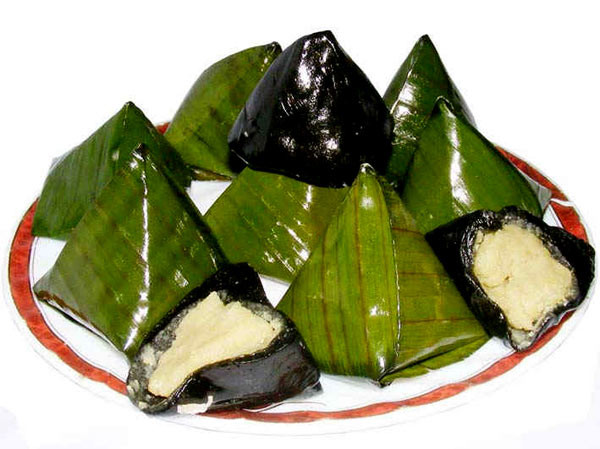 Thời gian đi qua, bánh ít cũng lùi dần vào quá khứ. Sẽ có rất nhiều đứa trẻ ngày nay vẫn chưa được nếm thử mùi vị của chiếc bánh ít vì quen với những chiếc bánh Tây. Còn đối với những ai từng ở thôn quê, từng trải qua một thời khó khăn chung của đất nước thì chắc hẵn hương vị của bánh ít nhưn đậu, nhưn dừa hay bánh ít trần nhưn mặn sẽ mãi đọng hoài trong ký ức mình - Đó là cái hồn quê còn giữ lại! Thời gian đi qua, bánh ít cũng lùi dần vào quá khứ. Sẽ có rất nhiều đứa trẻ ngày nay vẫn chưa được nếm thử mùi vị của chiếc bánh ít vì quen với những chiếc bánh Tây. Còn đối với những ai từng ở thôn quê, từng trải qua một thời khó khăn chung của đất nước thì chắc hẵn hương vị của bánh ít nhưn đậu, nhưn dừa hay bánh ít trần nhưn mặn sẽ mãi đọng hoài trong ký ức mình - Đó là cái hồn quê còn giữ lại!