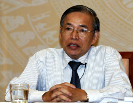 Ông Nguyễn Mạnh Hùng, Phó chủ tịch, kiêm Tổng thư ký Vinastas:“Mỗi lần xem tivi, thấy những quảng cáo phản cảm, tôi thường tắt đi luôn. (Ảnh: internet)