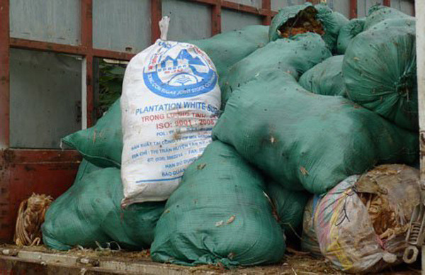 Số lượng gà không đảm bảo chất lượng này lên tới khoảng 3 tấn. Số lượng gà không đảm bảo chất lượng này lên tới khoảng 3 tấn.