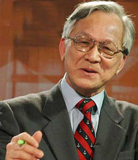 Được biết đến là người Việt đầu tiên được đào tạo về tài chính tại Hoa Kỳ, chuyên gia kinh tế Bùi Kiến Thành cho rằng: Mua được một thị trấn trên đất Mỹ dù lớn hay nhỏ đó cũng là một việc làm “rất hay”! Được biết đến là người Việt đầu tiên được đào tạo về tài chính tại Hoa Kỳ, chuyên gia kinh tế Bùi Kiến Thành cho rằng: Mua được một thị trấn trên đất Mỹ dù lớn hay nhỏ đó cũng là một việc làm “rất hay”!