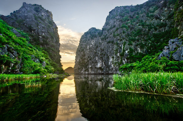 ...non nước hữu tình