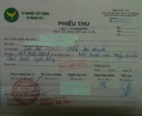 Khách hàng mua căn hộ tại dự án chung cư Đại Thanh, đóng tiền đợt I xong mới chỉ nhận được phiếu thu kèm theo lời hứa hẹn: ít ngày nữa sẽ vào tên hợp đồng chính thức (Ảnh: Hân Ni)