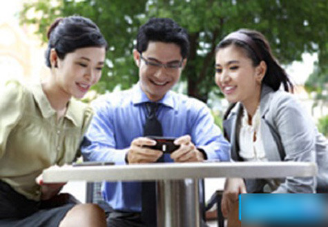 Một số nhân viên của 2 mạng di động MobiFone và VinaPhone ủng hộ việc sáp nhập vì hi vọng doanh thu sẽ cao hơn. (Ảnh minh họa)