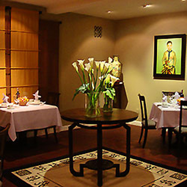 Cuối năm 2009, nhà hàng Nam Phan được dời về địa chỉ 34 Võ văn Tần, Quận 3, Tp.HCM. Không gian mở và sự biến tấu của sắc màu khiến Nam Phan mang một cảm giác bình yên, nhẹ nhõm, sự bình yên kiểu "Zen". Cuối năm 2009, nhà hàng Nam Phan được dời về địa chỉ 34 Võ văn Tần, Quận 3, Tp.HCM. Không gian mở và sự biến tấu của sắc màu khiến Nam Phan mang một cảm giác bình yên, nhẹ nhõm, sự bình yên kiểu "Zen".