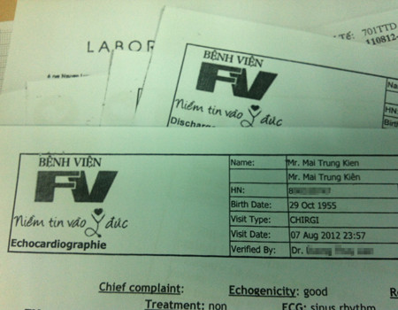 Hồ sơ điều trị tại Bệnh viện FV của ông Mai Trung Kiên. Ảnh: Thiên Chương, VNE