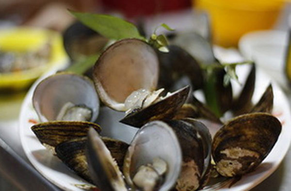 7. Vọp chong Vọp chong là món ăn dân dã, đặc sản của miệt biển Trà Vinh. Cách ăn vọp dù đơn giản nhưng không kém phần hấp dẫn chỉ được những người đi rừng tận hưởng. 7. Vọp chong Vọp chong là món ăn dân dã, đặc sản của miệt biển Trà Vinh. Cách ăn vọp dù đơn giản nhưng không kém phần hấp dẫn chỉ được những người đi rừng tận hưởng.