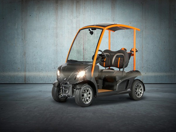 Garia Mansory Edition Đây là mẫu xe golf chạy bằng điện sang trọng nhất thế giới. Nó là kết quả của sự hợp tác giữa hai hãng Garia và Mansory. Chiếc xe được trang bị các tính năng tùy chỉnh, ván sàn bằng gỗ tếch, nội thất da không thấm nước và một hệ thống âm thanh stereo hiện đại. Garia Mansory Edition Đây là mẫu xe golf chạy bằng điện sang trọng nhất thế giới. Nó là kết quả của sự hợp tác giữa hai hãng Garia và Mansory. Chiếc xe được trang bị các tính năng tùy chỉnh, ván sàn bằng gỗ tếch, nội thất da không thấm nước và một hệ thống âm thanh stereo hiện đại.