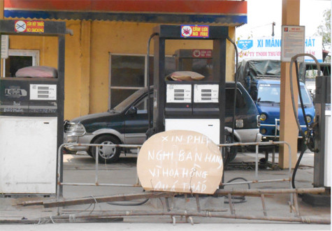 Nhiều đại lý xăng dầu dừng bán hàng vì hoa hồng quá thấp (Ảnh: Vân Nhi)