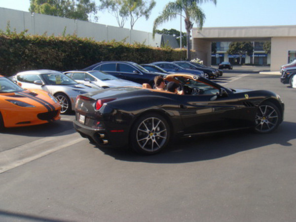 Nói về lý do dấn thân kinh doanh siêu xe, Cường Luxury cho biết chính vì quá đam mê và thay đổi qua nhiều xe nên anh mới có ý tưởng kinh doanh xe hơi cao cấp và việc kinh doanh này cũng chỉ để thỏa mãn về sở thích.