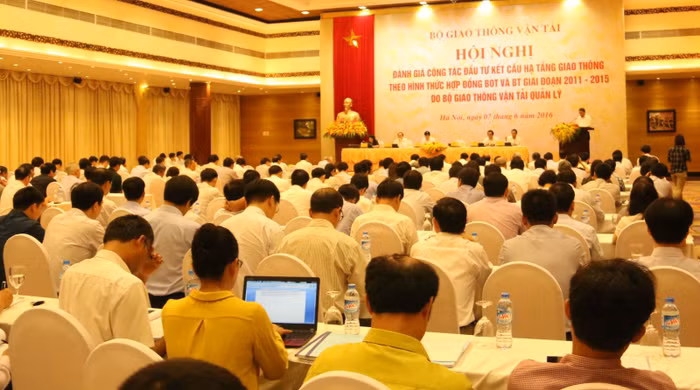 Toàn cảnh Hội nghị đánh giá công tác đầu tư kết cấu hạ tầng giao thông theo hình thức hợp đồng BOT và BT giai đoạn 2011 – 2015 do Bộ Giao thông vận tải quản lý - ảnh nguồn Bộ Giao thông vận tải