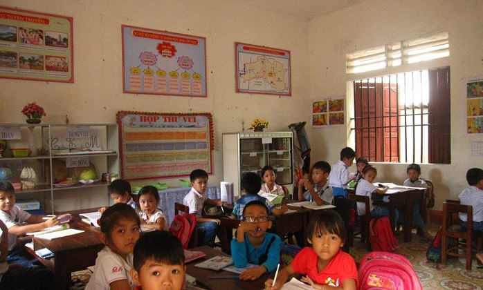 Lớp 2B, trường tiểu học Cẩm Huy, Cẩm Xuyên, Hà Tĩnh do cô Nguyễn Thị Thân làm chủ nhiệm (Ảnh: Lê Văn Vỵ) Lớp 2B, trường tiểu học Cẩm Huy, Cẩm Xuyên, Hà Tĩnh do cô Nguyễn Thị Thân làm chủ nhiệm (Ảnh: Lê Văn Vỵ)