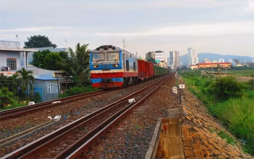 Hệ thống 3.200 km ĐSQG nước ta hầu hết là khổ 1m.