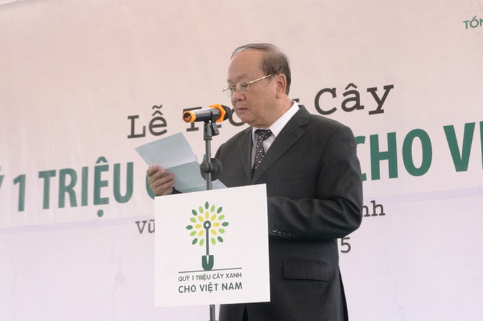 Tham dự lễ trồng cây tại Khu mộ cố Đại tướng Võ Nguyên Giáp, Thứ trưởng Bộ Tài nguyên và Môi trường kiêm Tổng cục trưởng Tổng cục Môi trường Bùi Cách Tuyến cho biết: "Sinh thời, Đại tướng Võ Nguyên Giáp rất thích trồng cây và trồng hoa, ông luôn dành sự quan tâm và những lời căn dặn sâu sắc về ý nghĩa của việc trồng cây đối với môi trường, với đất nước, với mỗi gia đình và mỗi người dân...".