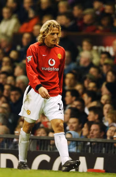 Diego Forlan khi còn thi đấu cho MU.