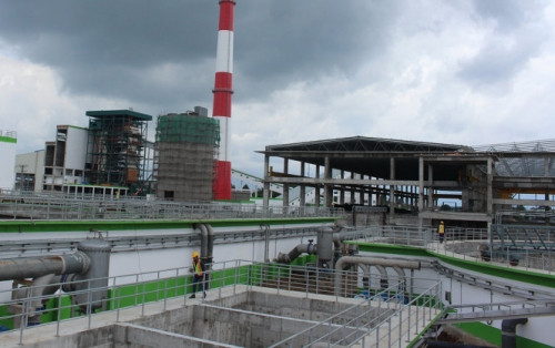 Một trong những công đoạn của hệ thống xả thải tại Nhà máy giấy Lee & Man - Ảnh: Tuổi trẻ Một trong những công đoạn của hệ thống xả thải tại Nhà máy giấy Lee & Man - Ảnh: Tuổi trẻ