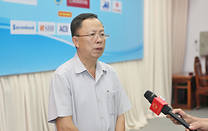 Bí thư Tỉnh ủy Hậu Giang trả lời phỏng vấn cơ quan báo chí. Bí thư Tỉnh ủy Hậu Giang trả lời phỏng vấn cơ quan báo chí.