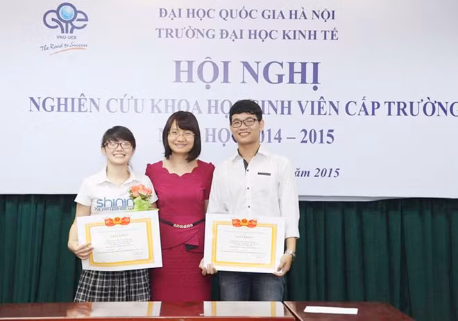 Thủ khoa Đại học Kinh tế từng đoạt giải ba nghiên cứu khoa học cấp trường (Ảnh: Nhân vật cung cấp)