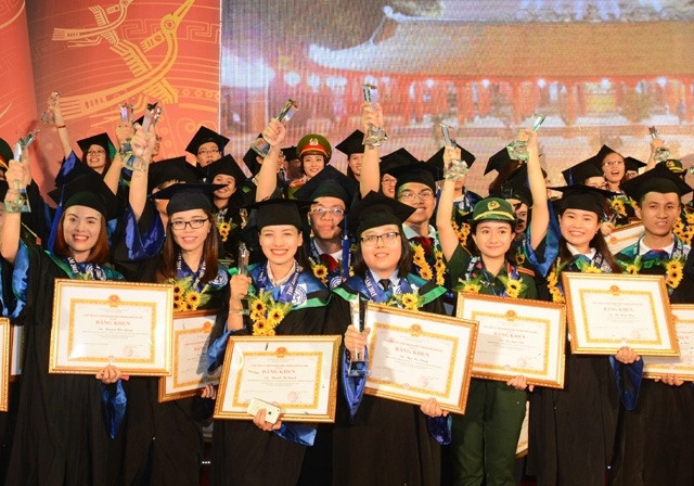 Nữ sinh tốt nghiệp được phong hàm Trung úy từng thi Đại học chỉ đạt 19 điểm ảnh 2 Nữ sinh tốt nghiệp được phong hàm Trung úy từng thi Đại học chỉ đạt 19 điểm ảnh 2
