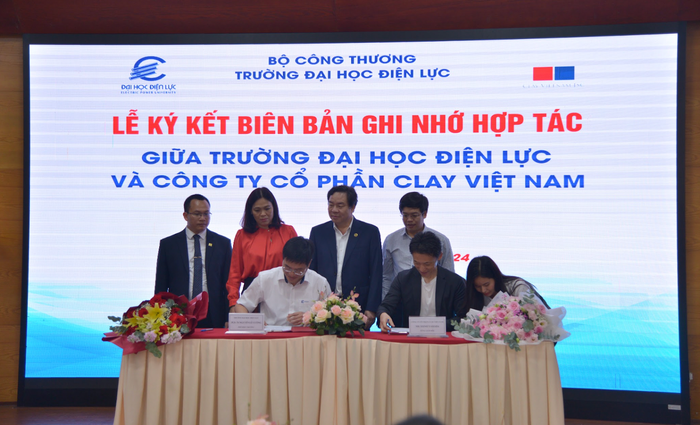 Trường Đại học Điện Lực ký kết biên bản ghi nhớ hợp tác với một số doanh nghiệp. Ảnh: NTCC vsxibdlhi7neva3fiyl6jkddfwsfv22az-adhhkhtqychsal-jxzap6wje3nhs2foerzeqijv98n2opvsyrikhvphg34fhnx8aq5tt9aeyetqy5g0mzooektruqrztibh-qocqk9jswdiljfhvtgqes-1366.png