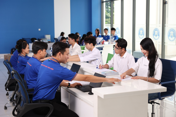 Thí sinh đăng ký xét tuyển học bạ tại Trường Đại học Văn Hiến Thí sinh đăng ký xét tuyển học bạ tại Trường Đại học Văn Hiến