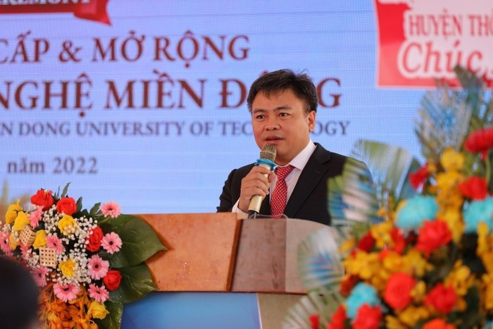 Phó Giáo sư, Tiến sĩ Phạm Văn Song, Hiệu trưởng Trường Đại học Công nghệ miền Đông. Ảnh: TG Phó Giáo sư, Tiến sĩ Phạm Văn Song, Hiệu trưởng Trường Đại học Công nghệ miền Đông. Ảnh: TG