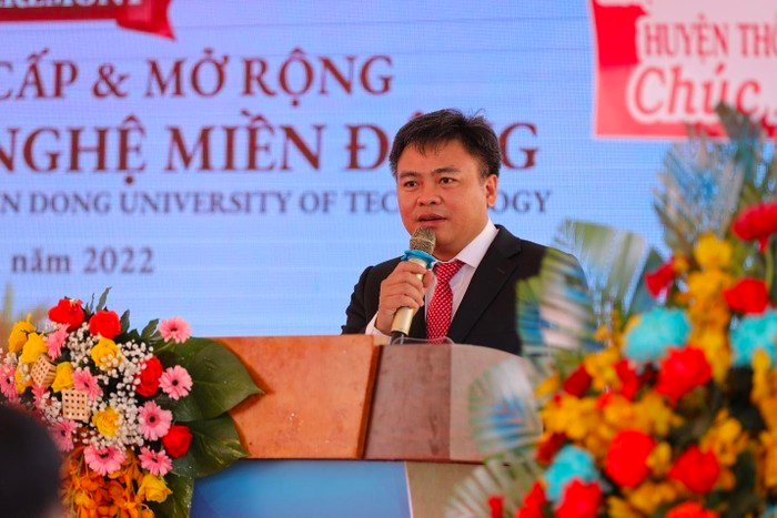 Phó Giáo sư, Tiến sĩ Phạm Văn Song, Hiệu trưởng Trường Đại học Công nghệ miền Đông. Ảnh: TG Phó Giáo sư, Tiến sĩ Phạm Văn Song, Hiệu trưởng Trường Đại học Công nghệ miền Đông. Ảnh: TG