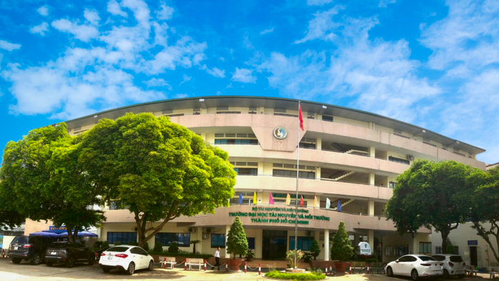 Khu Hiệu bộ tại trụ sở Trường Đại học Tài Nguyên và Môi trường Thành phố Hồ Chí Minh. Ảnh: Website nhà trường. Khu Hiệu bộ tại trụ sở Trường Đại học Tài Nguyên và Môi trường Thành phố Hồ Chí Minh. Ảnh: Website nhà trường.