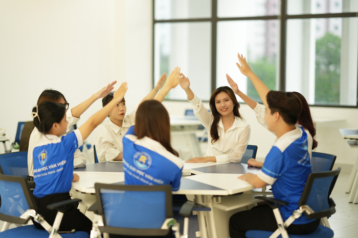 Xét tuyển học bạ vào VHU đến 30/06 thí sinh được nhận hỗ trợ 50% học phí HK1 từ myU. Ảnh: NTCC Xét tuyển học bạ vào VHU đến 30/06 thí sinh được nhận hỗ trợ 50% học phí HK1 từ myU. Ảnh: NTCC