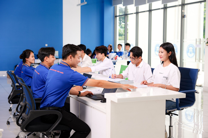 Thí sinh xét tuyển học bạ và đăng ký thành viên myU đến 22/07 được hỗ trợ 50% học phí học kỳ 1 và 20% học phí học kỳ 2 Thí sinh xét tuyển học bạ và đăng ký thành viên myU đến 22/07 được hỗ trợ 50% học phí học kỳ 1 và 20% học phí học kỳ 2