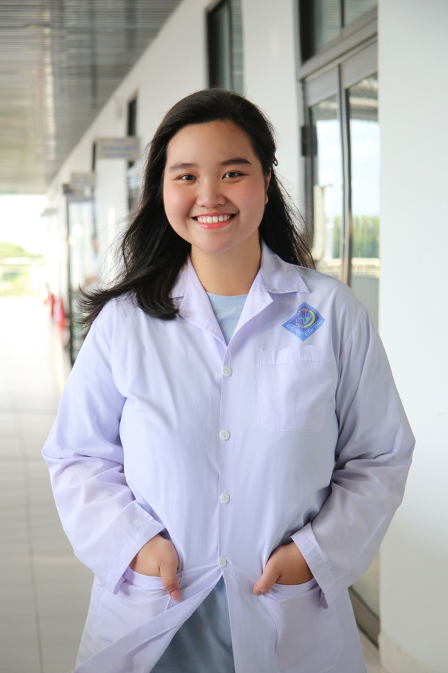 Ngọc Ngân giành học bổng Thạc sĩ Nghiên cứu Y Sinh liên ngành (MSc in Interdisciplinary Biomedical Research) tại Đại học Warwick. Ảnh. NVCC Ngọc Ngân giành học bổng Thạc sĩ Nghiên cứu Y Sinh liên ngành (MSc in Interdisciplinary Biomedical Research) tại Đại học Warwick. Ảnh. NVCC