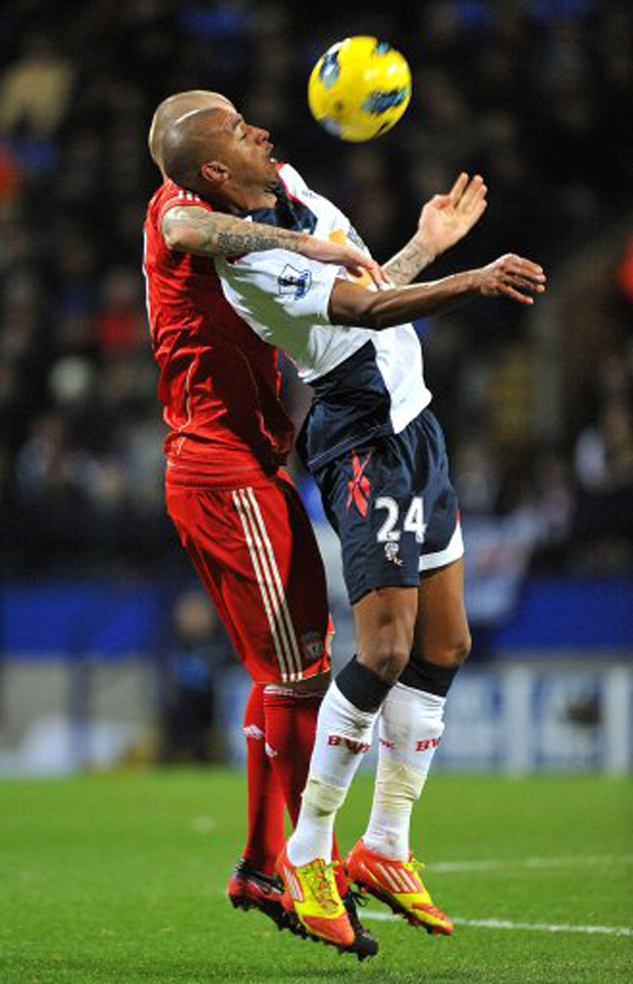 Việc không thể giành 3 điểm khiến Liverpool giậm chân tại vị trí thứ 7 với 35 điểm. May mắn cho ‘The Kop’ khi Chelsea chỉ giành được 1 điểm ở vòng đấu này, đồng nghĩa rằng, khoảng cách với tấm vé tham dự Champions League chỉ là 6 điểm. Việc không thể giành 3 điểm khiến Liverpool giậm chân tại vị trí thứ 7 với 35 điểm. May mắn cho ‘The Kop’ khi Chelsea chỉ giành được 1 điểm ở vòng đấu này, đồng nghĩa rằng, khoảng cách với tấm vé tham dự Champions League chỉ là 6 điểm.