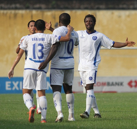 Các ông bầu không mặn mà chiêu mộ ngôi sao CLB bóng đá Hà Nội trong lúc bầu Kiên bị bắt Các ông bầu không mặn mà chiêu mộ ngôi sao CLB bóng đá Hà Nội trong lúc bầu Kiên bị bắt