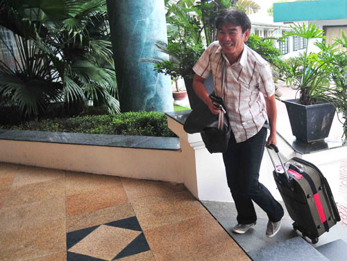 Kết thúc loạt trận du đấu giao hữu trên đất khách, thầy trò HLV Phan Thanh Hùng sẽ trở về nước tập trung chuẩn bị cho trận giao hữu lượt về gặp Indonesia trên sân Mỹ Đình ngày 22/9. Đối thủ kế tiếp trong loạt trận giao hữu của ĐT Việt Nam sẽ là Singapore (16/10). Giải bóng đá quốc tế TP.HCM 2012 diễn ra từ 24 đến 28/10 được xem như đợt “thử lửa” rất quan trọng về chuyên môn cho tuyển Việt Nam trước AFF Cup. Kết thúc loạt trận du đấu giao hữu trên đất khách, thầy trò HLV Phan Thanh Hùng sẽ trở về nước tập trung chuẩn bị cho trận giao hữu lượt về gặp Indonesia trên sân Mỹ Đình ngày 22/9. Đối thủ kế tiếp trong loạt trận giao hữu của ĐT Việt Nam sẽ là Singapore (16/10). Giải bóng đá quốc tế TP.HCM 2012 diễn ra từ 24 đến 28/10 được xem như đợt “thử lửa” rất quan trọng về chuyên môn cho tuyển Việt Nam trước AFF Cup.