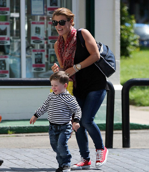 Một số hình ảnh đáng yêu, tinh nghịch của bé Kai. Một số hình ảnh đáng yêu, tinh nghịch của bé Kai.