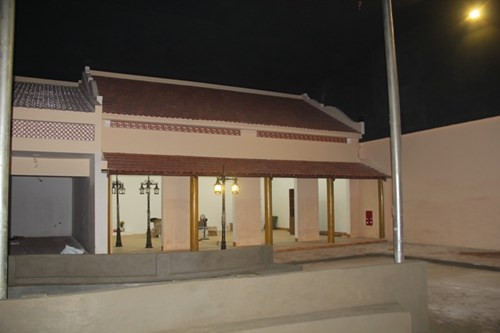 Bên trong khu phố trông giống phố Trung Quốc. Ảnh: TT Bên trong khu phố trông giống phố Trung Quốc. Ảnh: TT