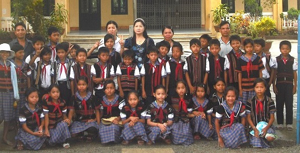 Lo các em không được học hành tử tế lại tiếp tục nghèo đói! Lo các em không được học hành tử tế lại tiếp tục nghèo đói!