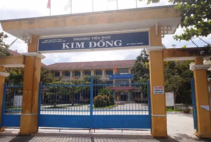 Phụ huynh bức xúc vì cách xét chọn học sinh xuất sắc tiêu biểu duy nhất của khối 5.