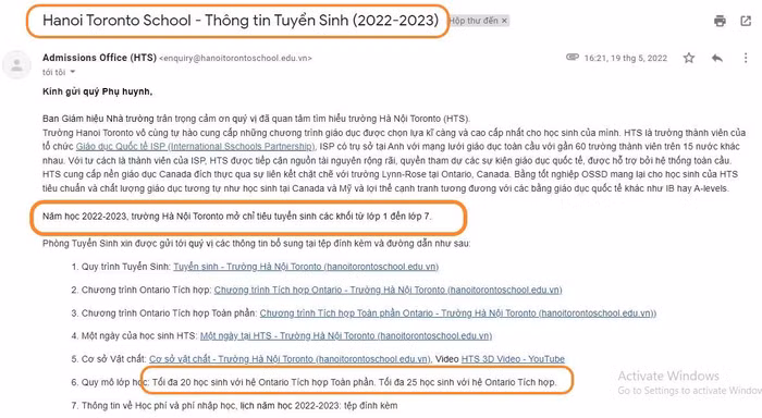 Thông tin tuyển sinh được nhân viên tư vấn của HTS cung cấp. Ảnh: Trung Dũng