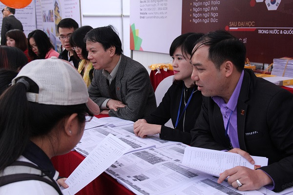 Thí sinh chỉ nộp giấy chứng nhận kết quả thi cho trường nhập học (Ảnh: Thùy Linh)