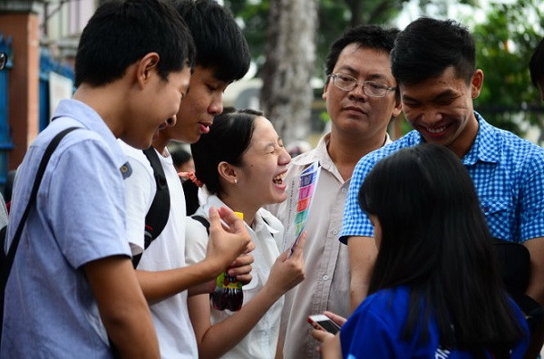 Thầy giáo “bày mưu” giúp học sinh giành điểm cao môn Ngữ văn (Ảnh: tuoitre.vn) Thầy giáo “bày mưu” giúp học sinh giành điểm cao môn Ngữ văn (Ảnh: tuoitre.vn)