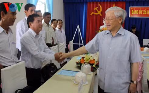 Tổng Bí thư thị sát khu vực bị mặn xâm nhập ở Bến Tre ảnh 2