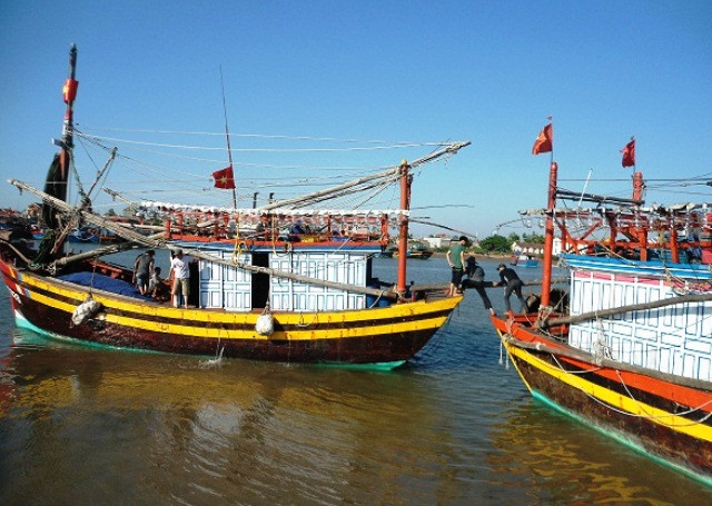 Nghề biển cũng lênh đênh như con sóng biển (Ảnh: Thủy Phan) Nghề biển cũng lênh đênh như con sóng biển (Ảnh: Thủy Phan)
