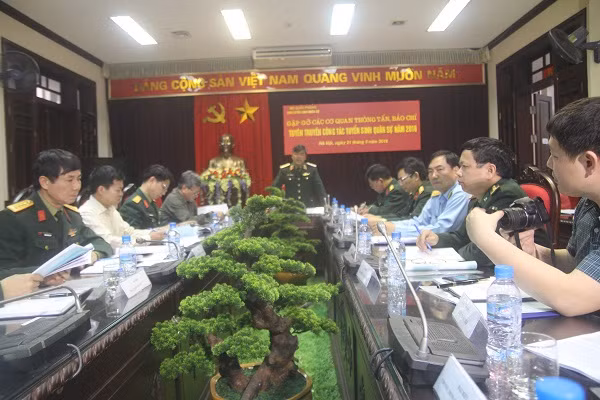 Quang cảnh buổi gặp gỡ các cơ quan thông tấn, báo chí tuyên truyền công tác Tuyển sinh Quân sự năm 2016 (Ảnh: Thùy Linh)