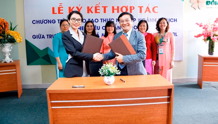 Nhà trường bắt tay doanh nghiệp cùng đào tạo sinh viên ngành du lịch chuẩn 5 sao. Ảnh: PC