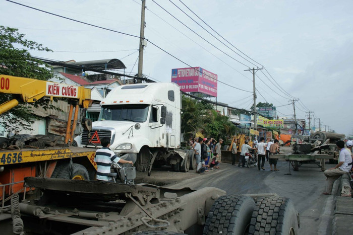 Đầu xe không còn bánh