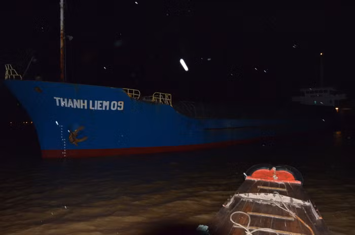 Chiếc tàu gây tai nạn Chiếc tàu gây tai nạn