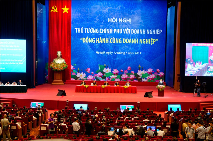 Tại Hội nghị Thủ tướng Chính phủ với doanh nghiệp diễn ra ngày 17/5/2017 ông Nguyễn Văn Đệ thuật lại câu chuyện doanh nghiệp đầu tư tại Thành phố Hải Phòng và cho rằng chính quyền nơi đây đã lật kèo không thực hiện đúng cam kết với doanh nghiệp - ảnh: H.Lực