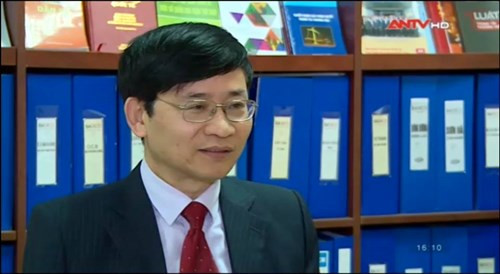 Luật sư Trương Thanh Đức - Trưởng Ban Tư vấn và Phản biện chính sách, Hội các Nhà Quản trị Doanh nghiệp Việt Nam (VACD) cho rằng, nếu vay ngân hàng làm BOT thì không cần doanh nghiệp tư nhân mà chính Nhà nước đứng ra làm sẽ hiệu quả hơn - nguồn An ninh TV Luật sư Trương Thanh Đức - Trưởng Ban Tư vấn và Phản biện chính sách, Hội các Nhà Quản trị Doanh nghiệp Việt Nam (VACD) cho rằng, nếu vay ngân hàng làm BOT thì không cần doanh nghiệp tư nhân mà chính Nhà nước đứng ra làm sẽ hiệu quả hơn - nguồn An ninh TV